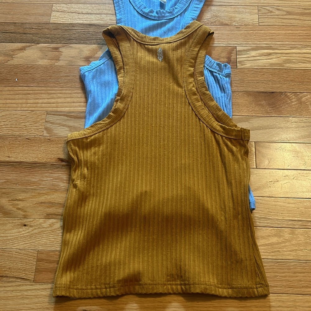 2 Free People blissed out tanks, both size small. Excellent condition- worn once - Picture 3 of 6